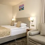 Laguna Park Sunrise Hotel 4*